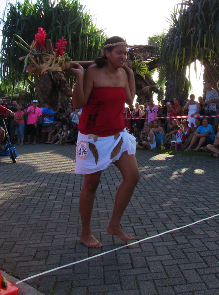 Пересечение финишной линии Strong women